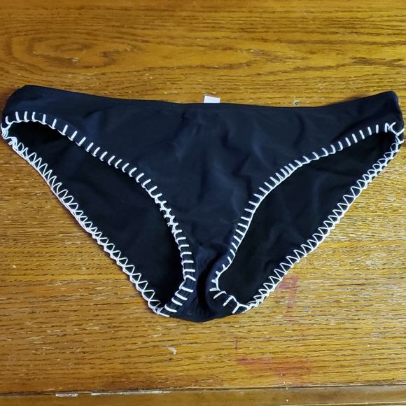 Like new! YMI Bikini - Picture 2 of 8